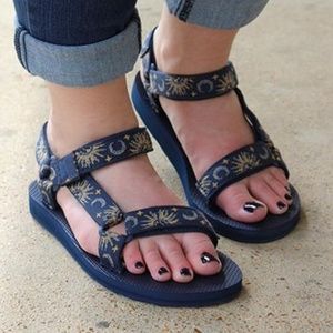 tevas sun and moon